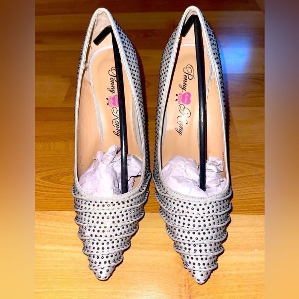 Silver Metallic Diamond Studded Pump Silver Metallic Diamond Studded Pump